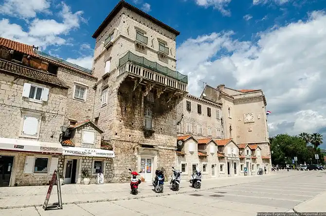 Прогулка по историческому городу в Хорватии