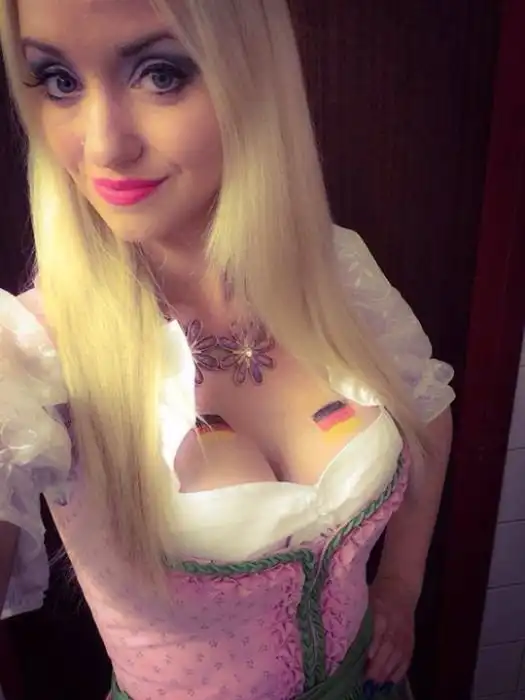 Молодожены с разницей в возрасте в 57 лет!