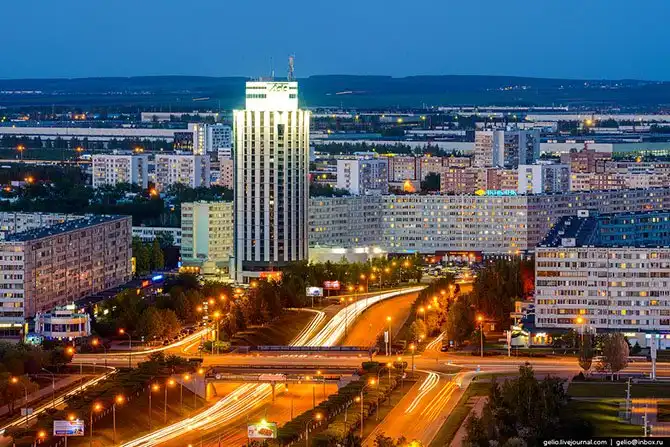 Набережные Челны и автомобильный завод КамАЗ с высоты