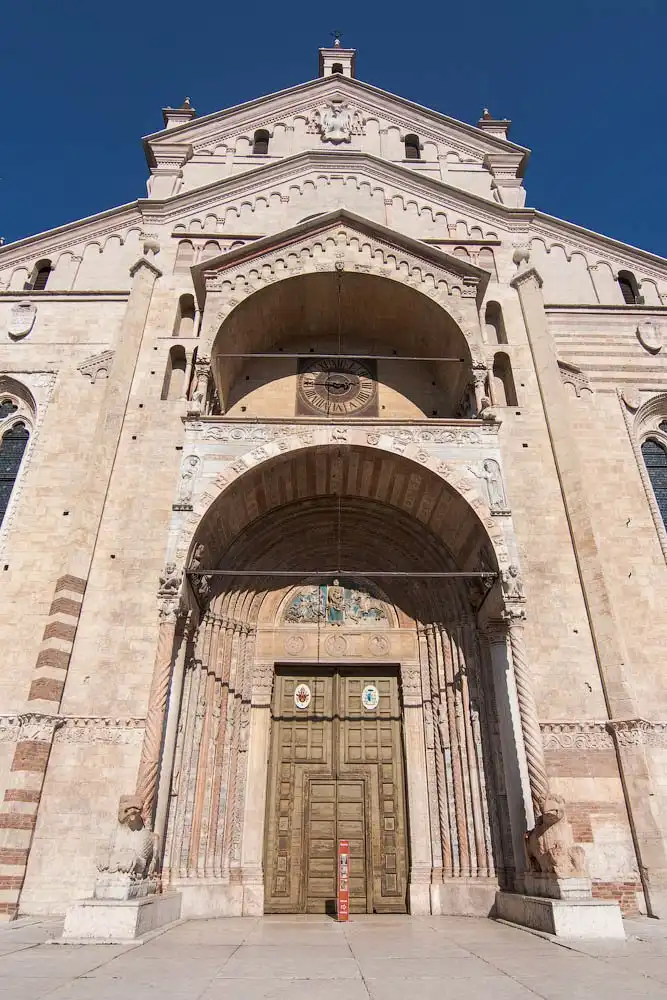 Прогулка по четырем соборам Вероны