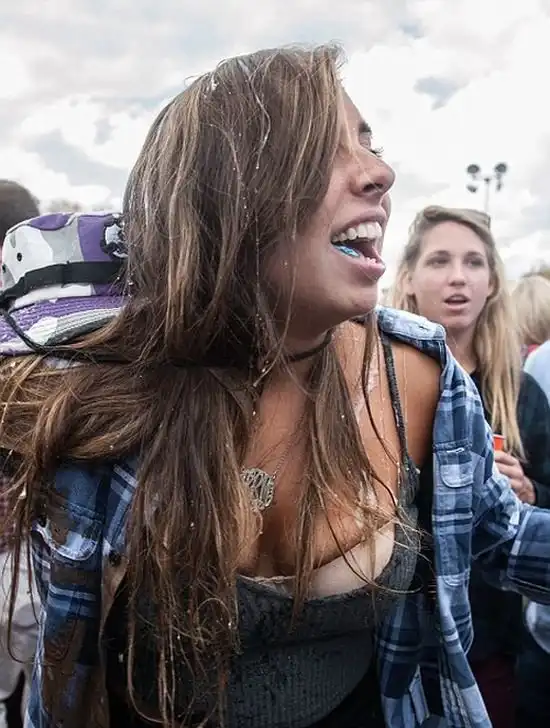 Традиционная массовая попойка на скачках Far Hills Race