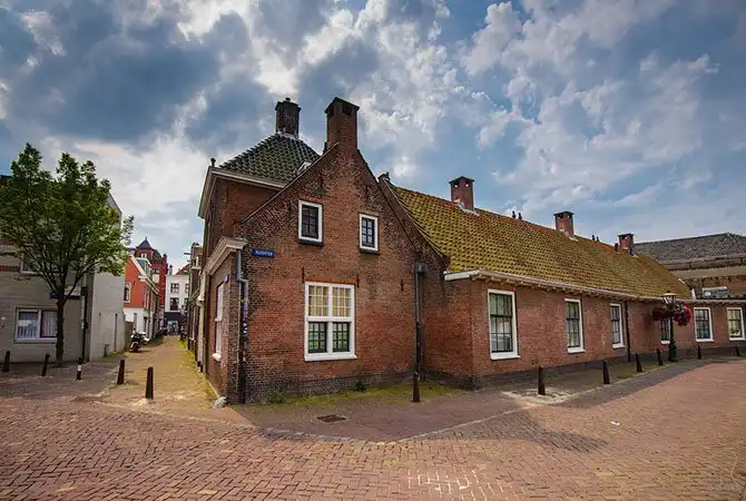 Прогулка по нидерландскому городу каналов