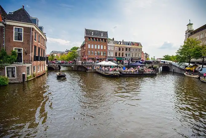 Прогулка по нидерландскому городу каналов