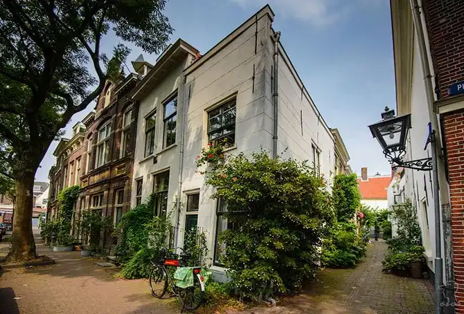 Прогулка по нидерландскому городу каналов