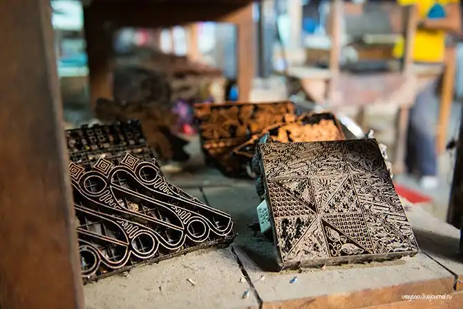 Как делают батик в Индонезии