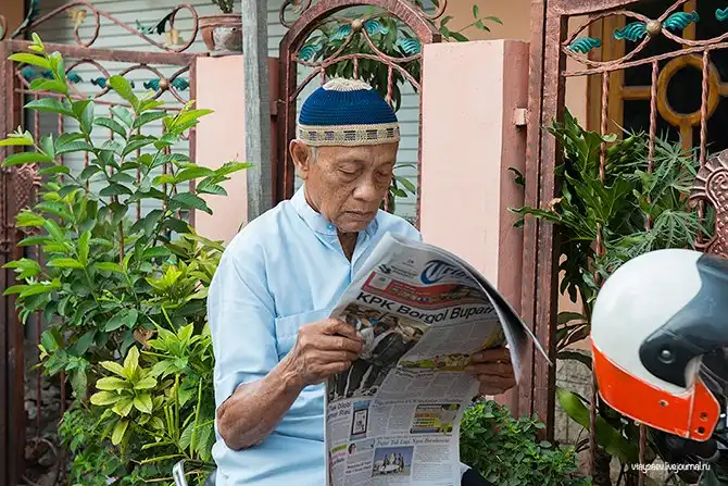 Как делают батик в Индонезии