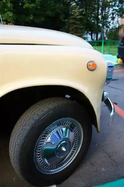 Человек влюблен в свою машину...