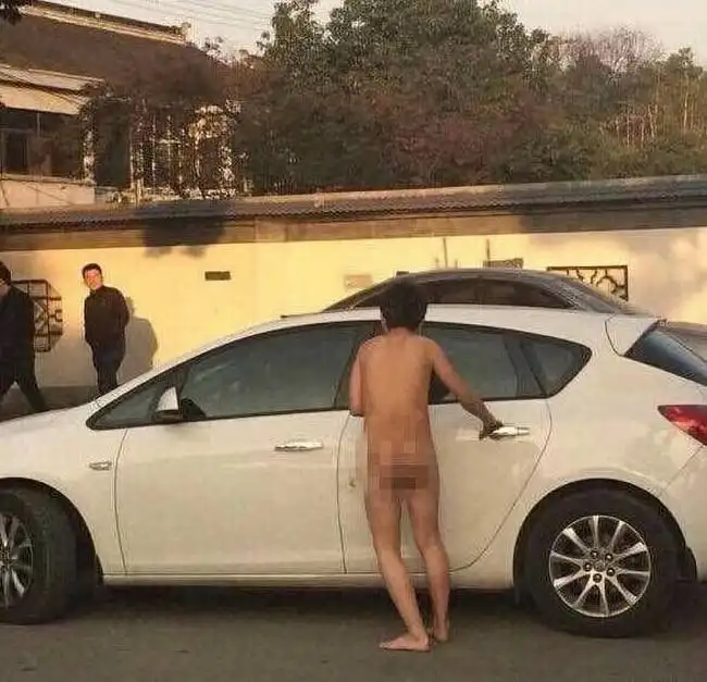 Из-за измены женщина оставила на улице голыми своего мужа и сестру