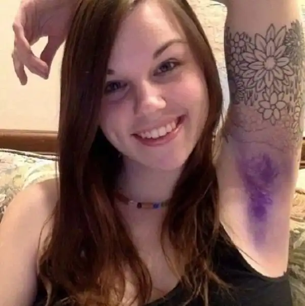 Небритые цветные подмышки стали новым модным трендом