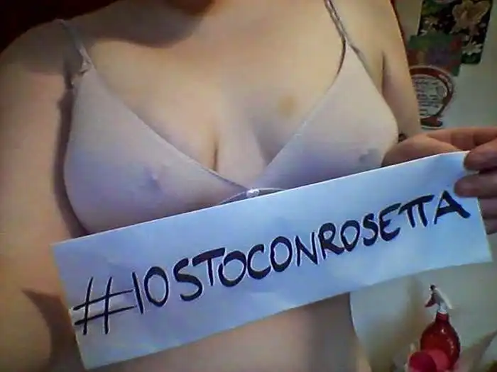 Женская грудь, как средство повышения популярности науки