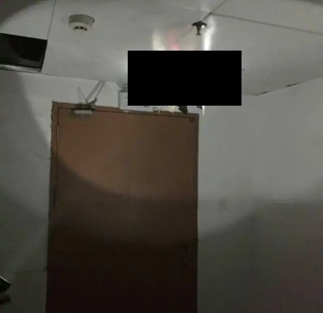 Вор хранил 2000 предметов женского нижнего белья над потолком