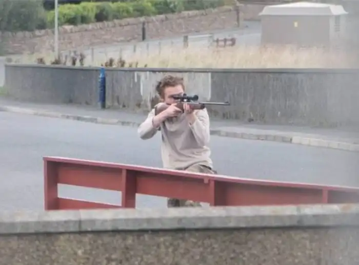 В Великобритании копы сохранили жизнь вооруженному подростку