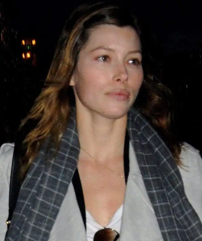 15 знаменитостей, которые отлично выглядят без макияжа