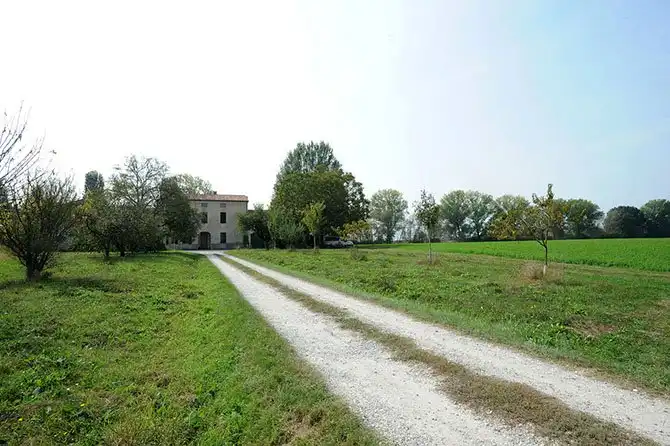 Путешествие по «идеальному городу Ренессанса» Саббьонете