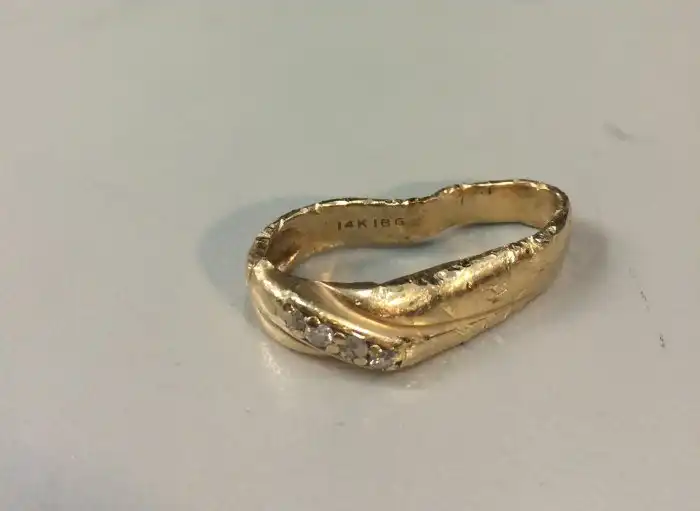 Обручальное кольцо, побывавшее в измельчителе мусора