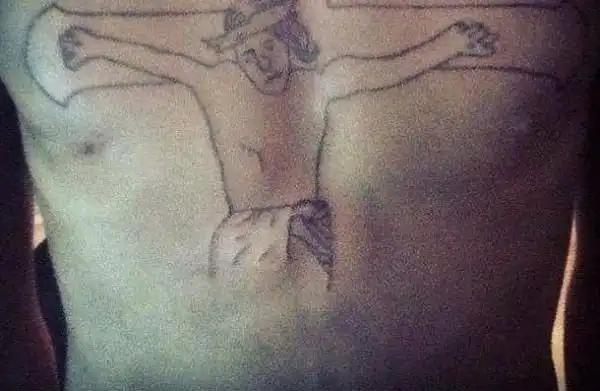 Когда у кольщика игла растет не из того места