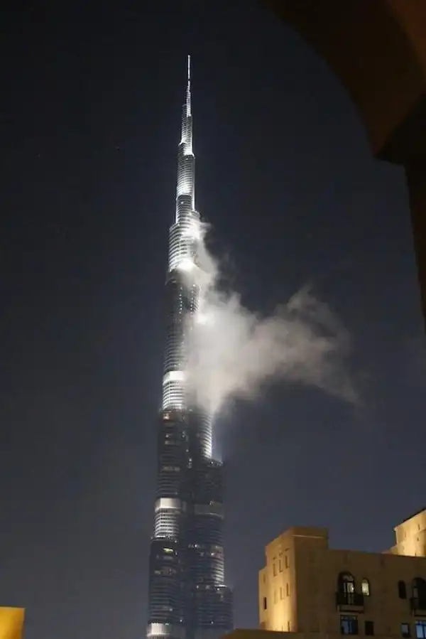 Пользователи соцсетей распространили фейк о пожаре в небоскребе Бурдж-Халифа