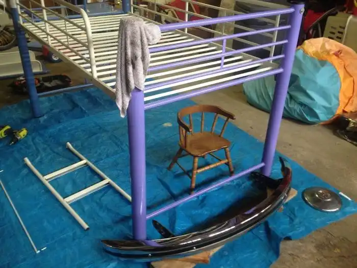 Самодельная двухъярусная детская кровать в виде фургона Volkswagen Type 2