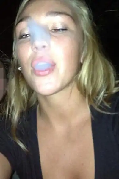 Американская студентка Кендра Сандерленд (Kendra Sunderland) сняла порно в библиотеке