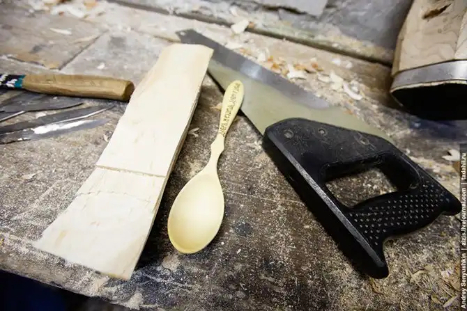 Как делают деревянные ложки