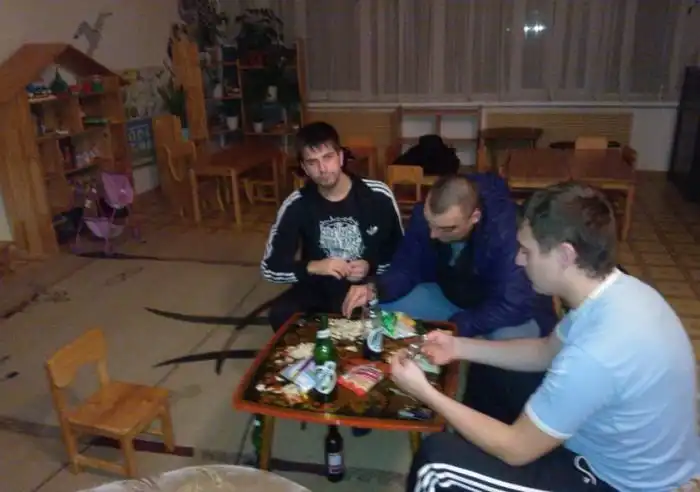 Отдых суровых челябинских воспитателей