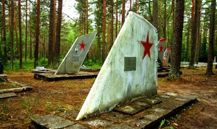 Уникальное кладбище советских военных летчиков в Эстонии