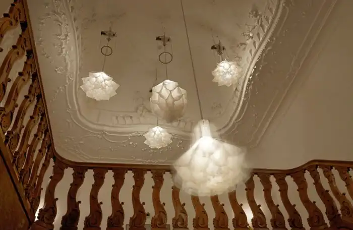 Уникальные люстры в форме «живых» цветов