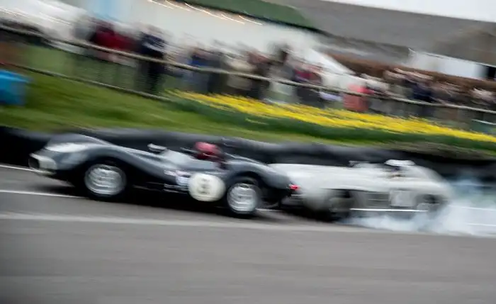 В Великобритании столкнулись два раритетных спорткара суммарной стоимостью в 5 млн фунтов стерлингов