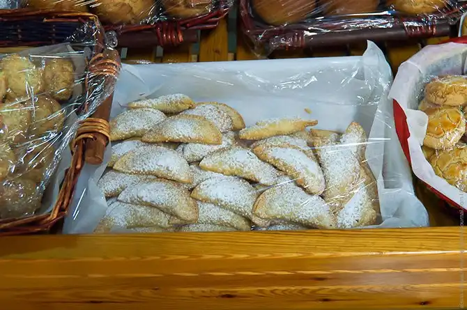 Как выращивают, собирают и обрабатывают миндаль