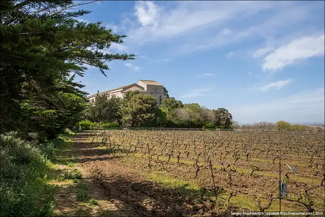 Корабль на прокат и путешествие по Франции