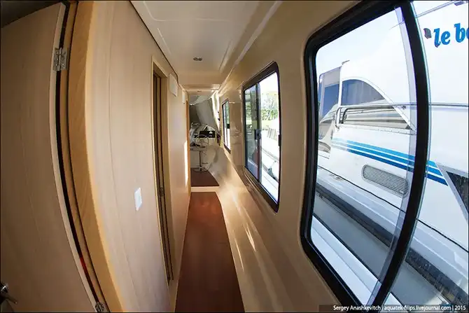 Корабль на прокат и путешествие по Франции