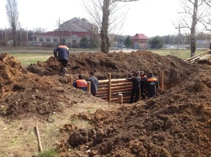 Под Харьковом строят оборонительный рубеж