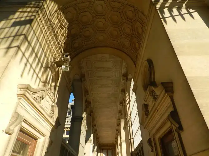 Прогулка по территории замка Шантаийи