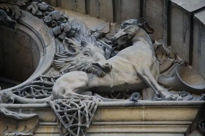 Прогулка по территории замка Шантаийи