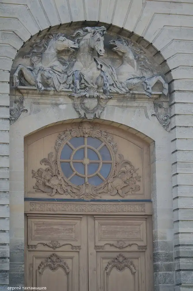 Прогулка по территории замка Шантаийи