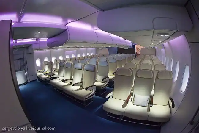 Как строят А380 и как они выглядят внутри