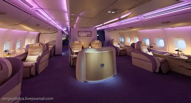 Как строят А380 и как они выглядят внутри