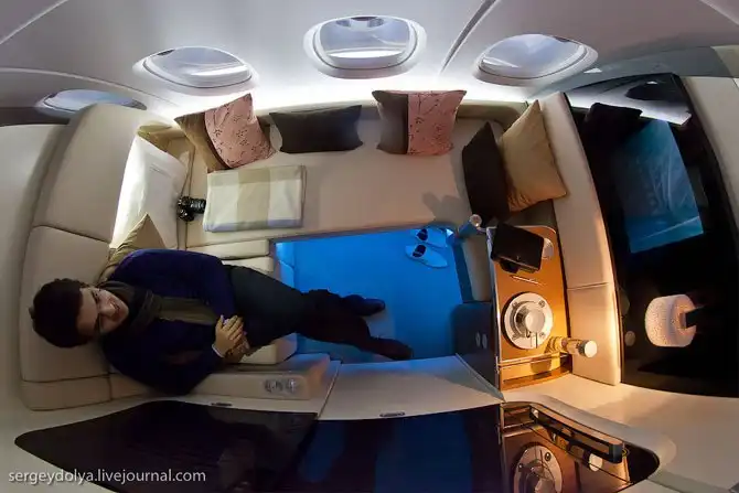 Как строят А380 и как они выглядят внутри