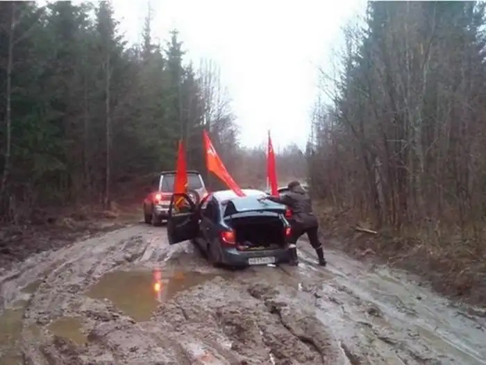 Плохие дороги Карелии сорвали автопробег в честь 70-летия Победы