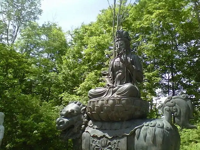 Как строится крупнейший буддийский храм в Канаде