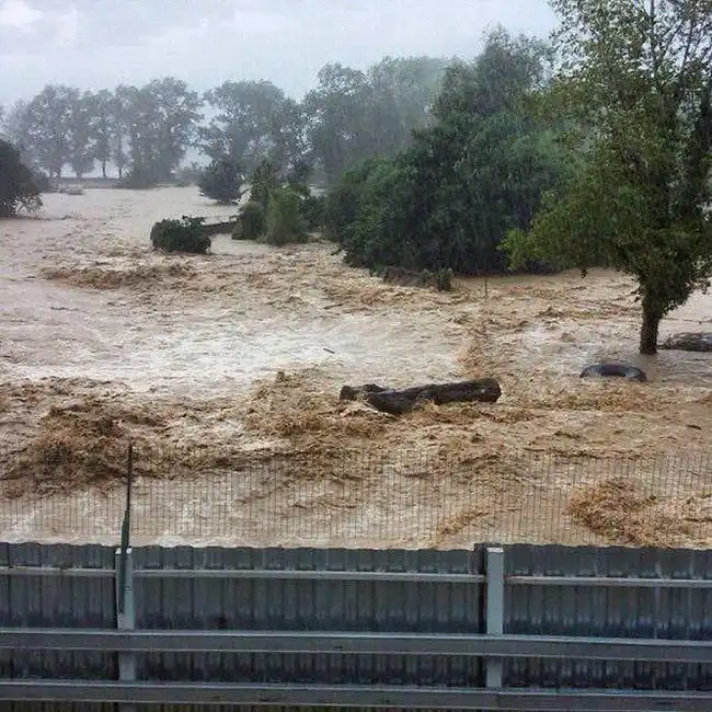 Из-за сильного ливня в Сочи произошло наводнение