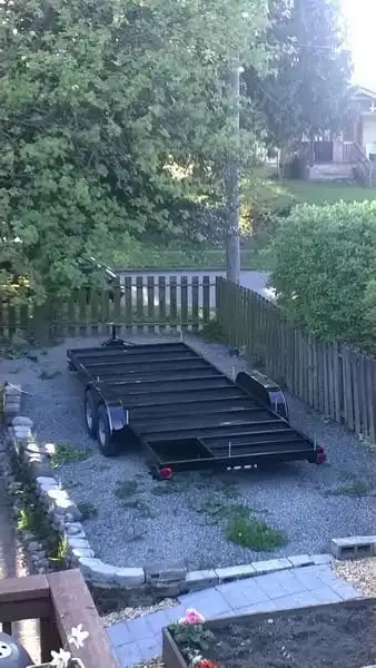 Женщина построила потрясающий дом на колесах начав буквально с нуля