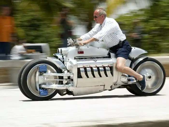 Dodge Tomahawk - самый мощный мотоцикл в мире