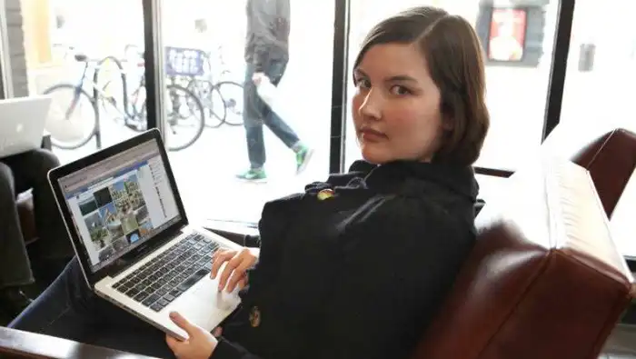 6-дневная поездка в Париж и Мадрид закончилась 12 миллионами фотографий