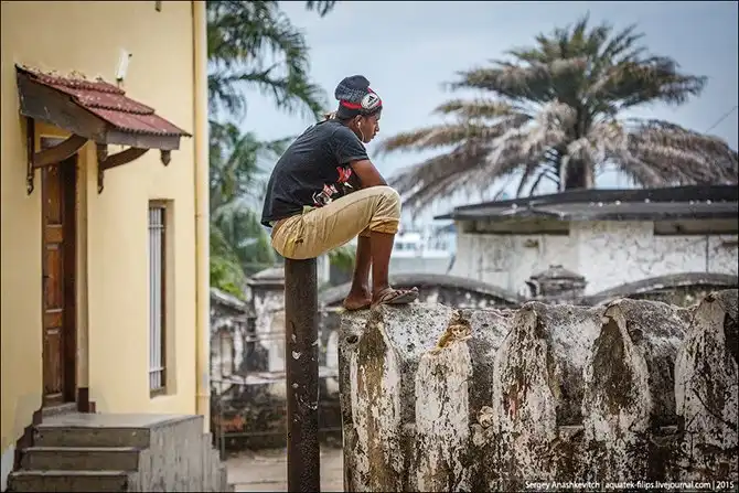 Не райская столица райского острова