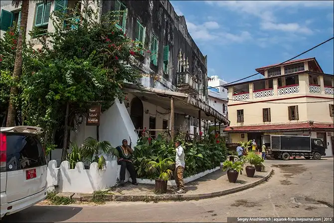 Не райская столица райского острова