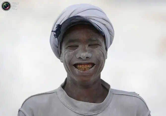 Белоснежные карьеры по добыче известняка в Египте