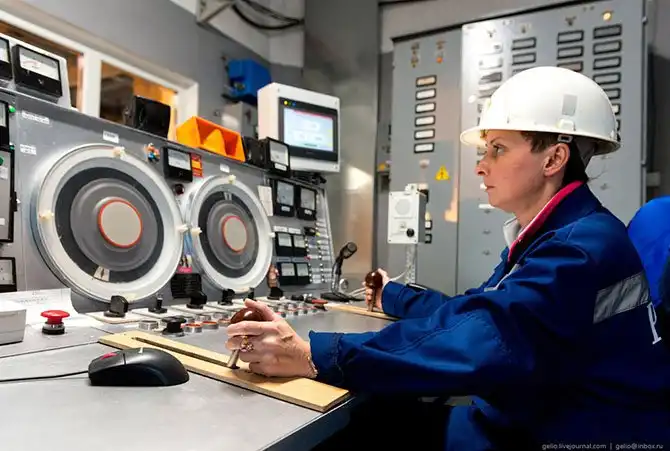 Как выглядит самая глубокая шахта в России