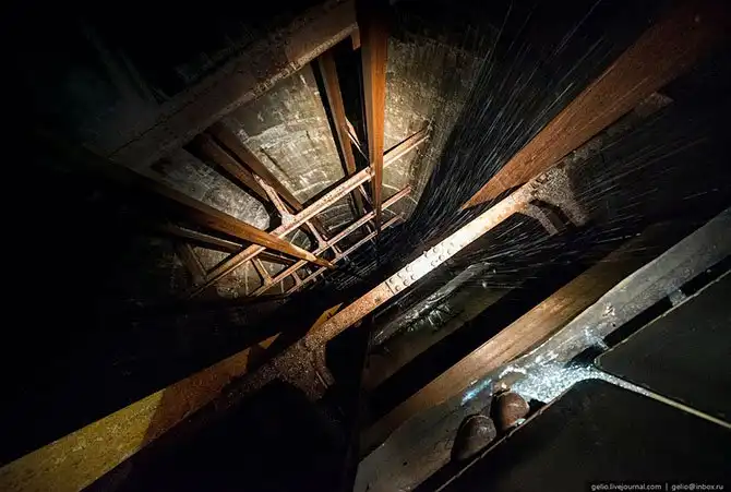 Как выглядит самая глубокая шахта в России