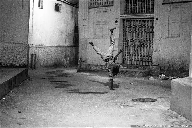 Ночная прогулка по африканским подворотням